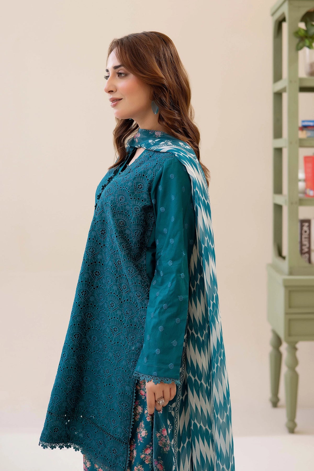 3 Piece – Embroidered Lawn