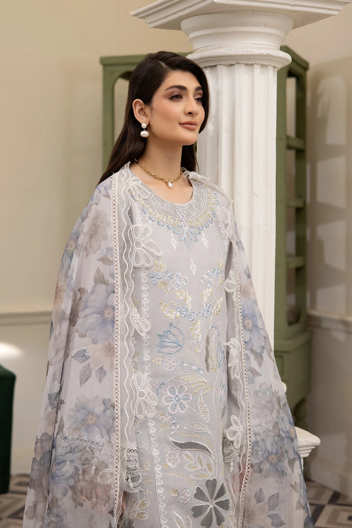 3 Piece – Embroidered Lawn
