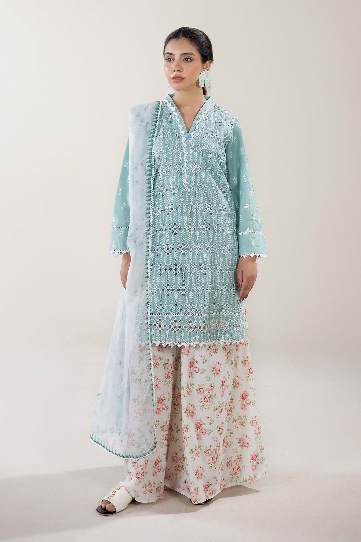 3 Piece – Embroidered Lawn