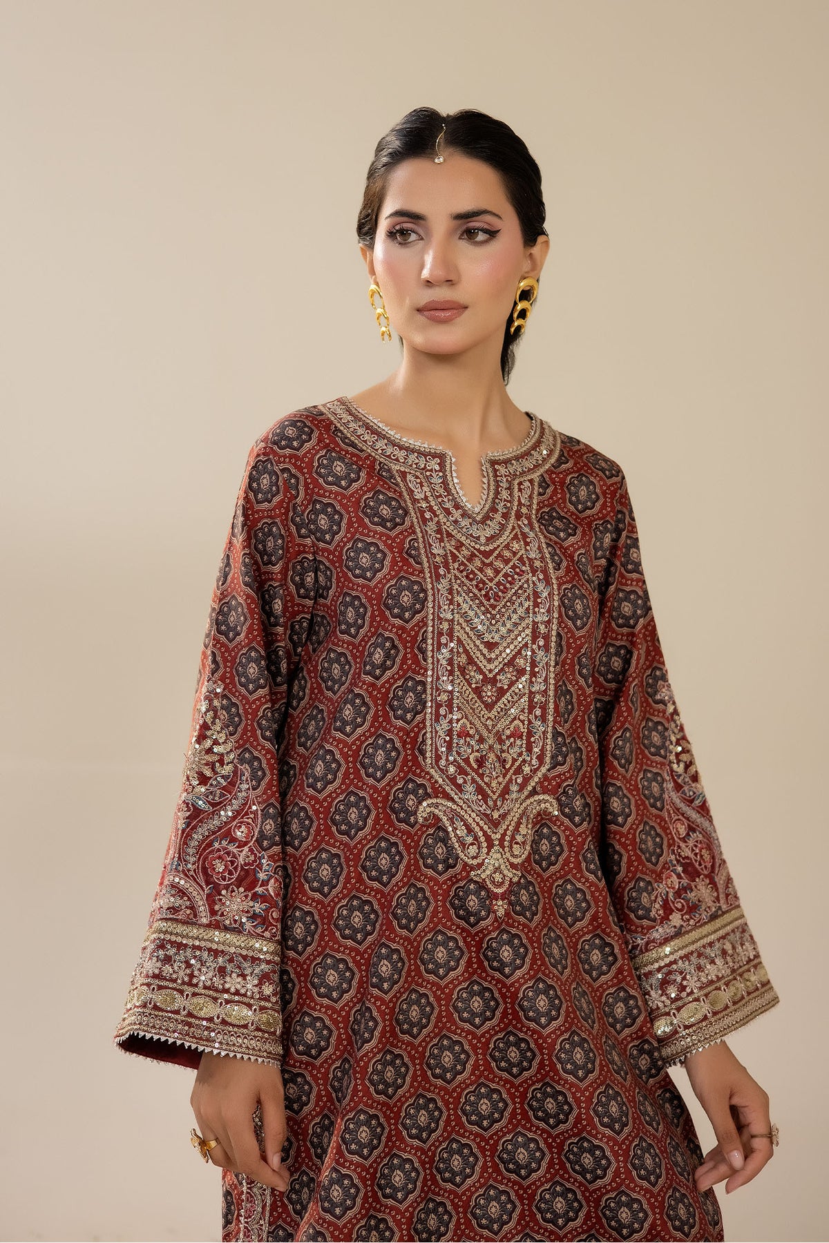2 Piece – Embroidered Crepe Silk