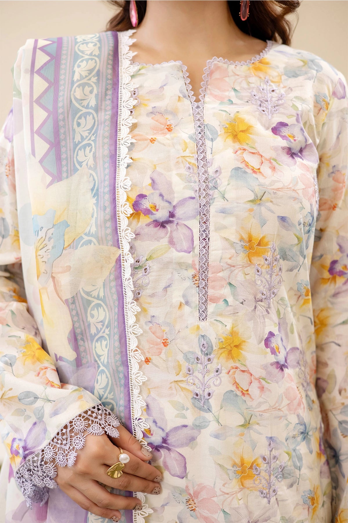 3 Piece – Embroidered Lawn