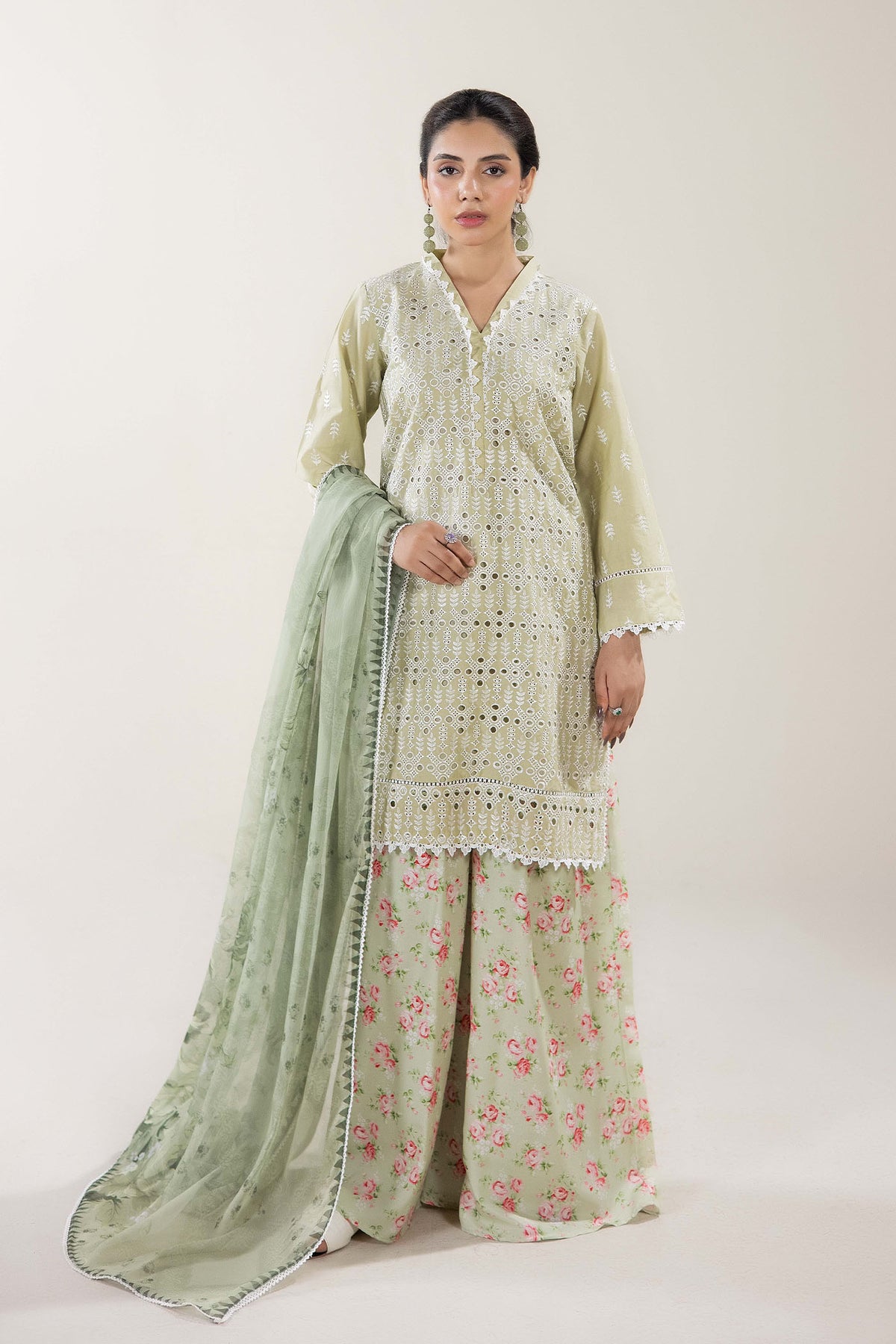 3 Piece – Embroidered Lawn