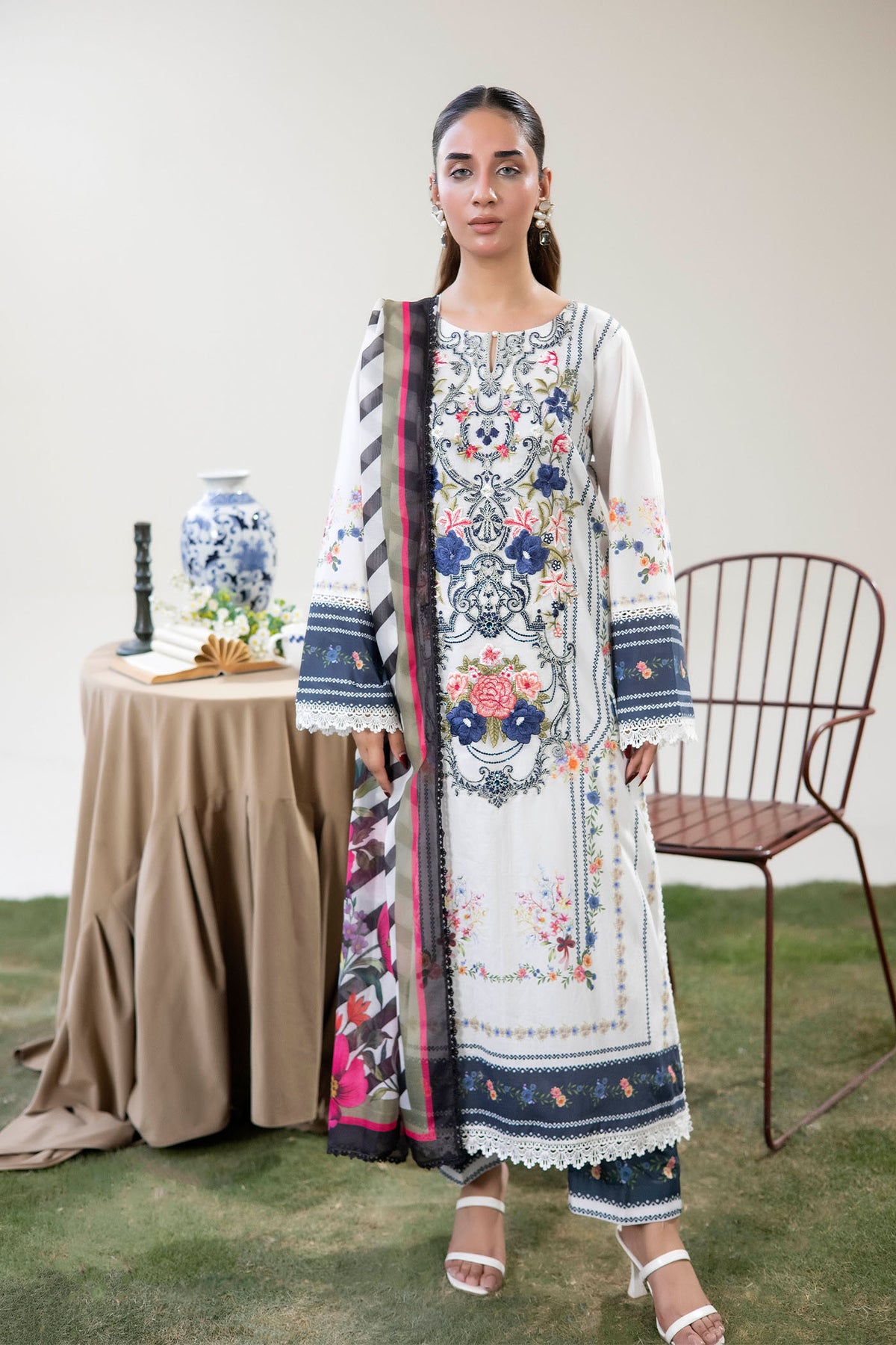 3 Piece – Printed Lawn