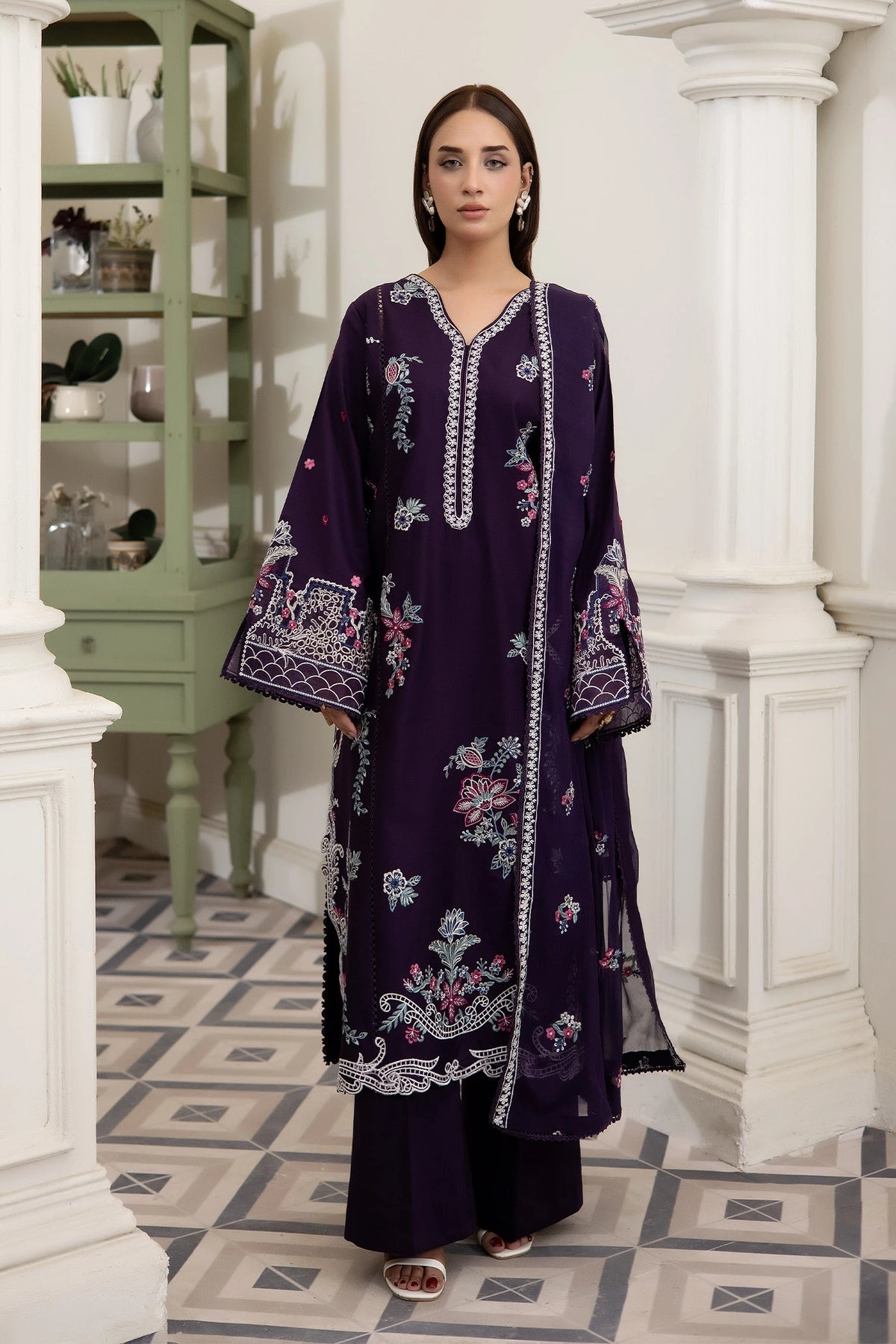 3 Piece – Embroidered Lawn