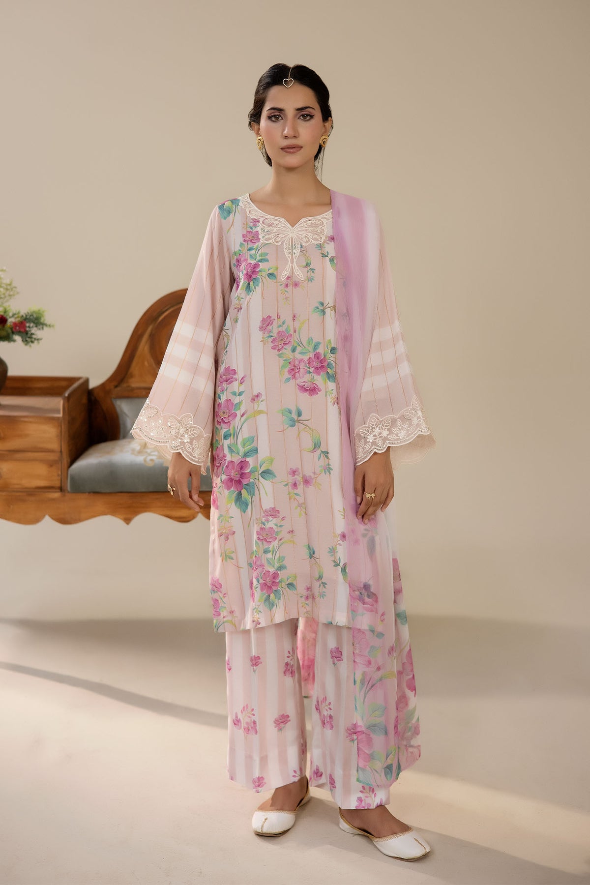 CHINTZ-04