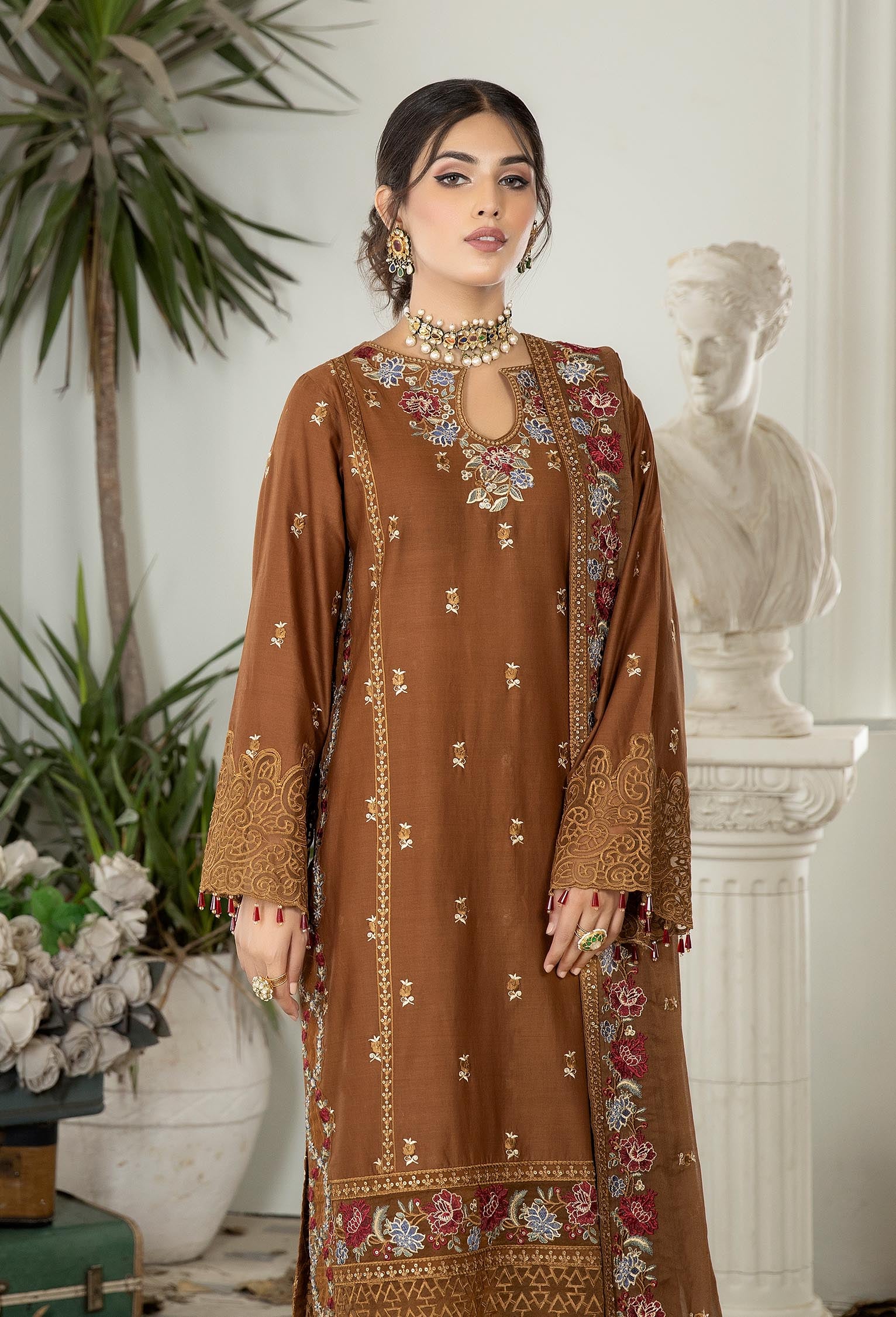 Mule Fawn - Embroidered Unstitched Lawn