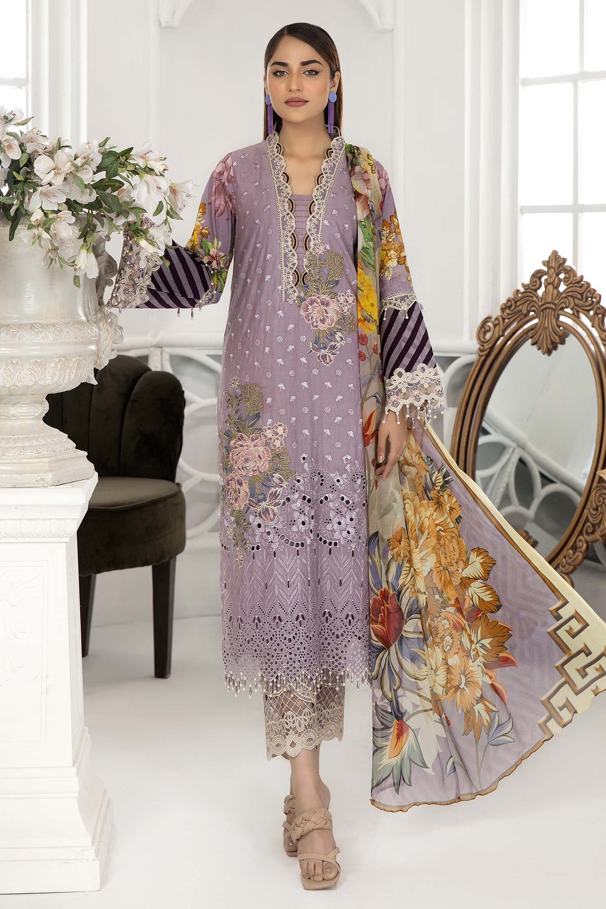 3 Piece – Embroidered Lawn