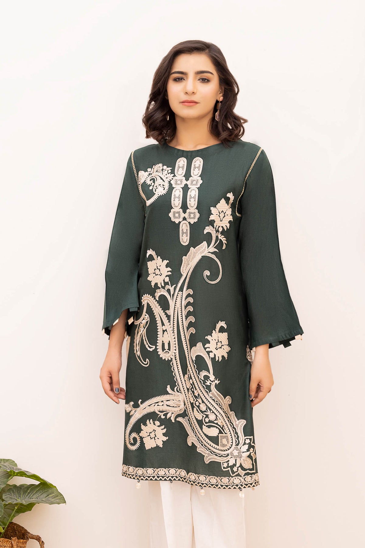 1 Piece – Embroidered Lawn