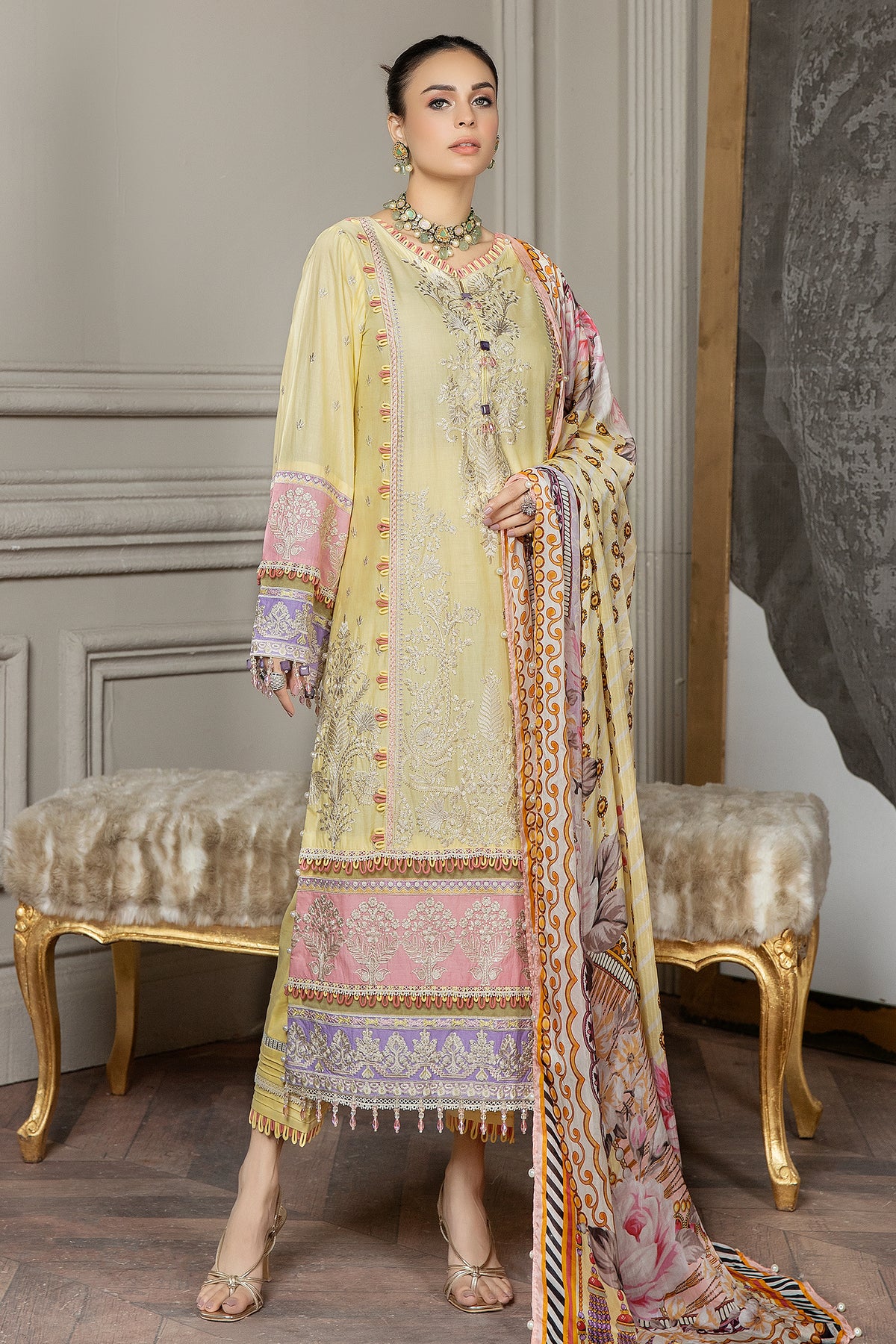 3 Piece – Embroidered Lawn