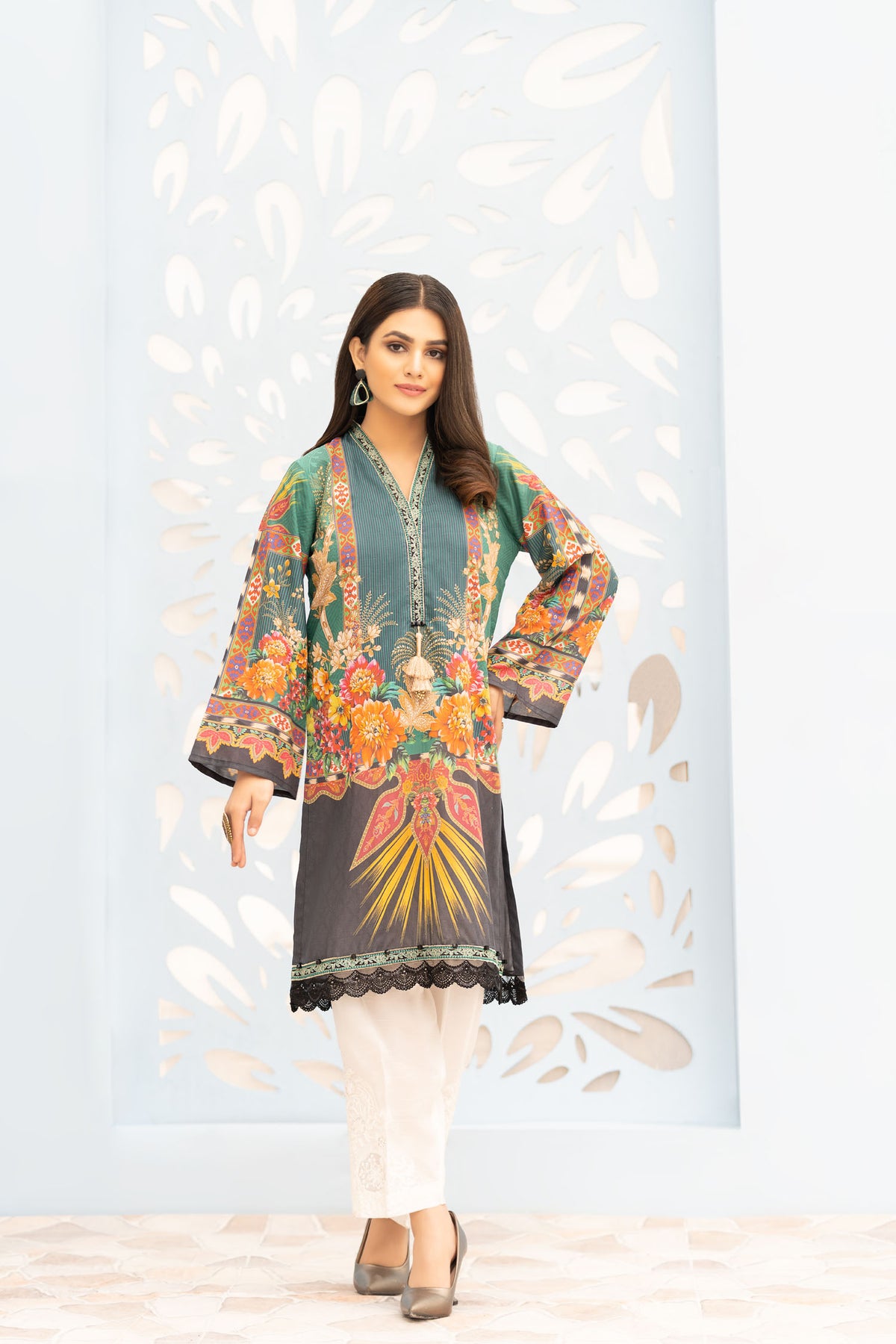 1 Piece – Embroidered Lawn