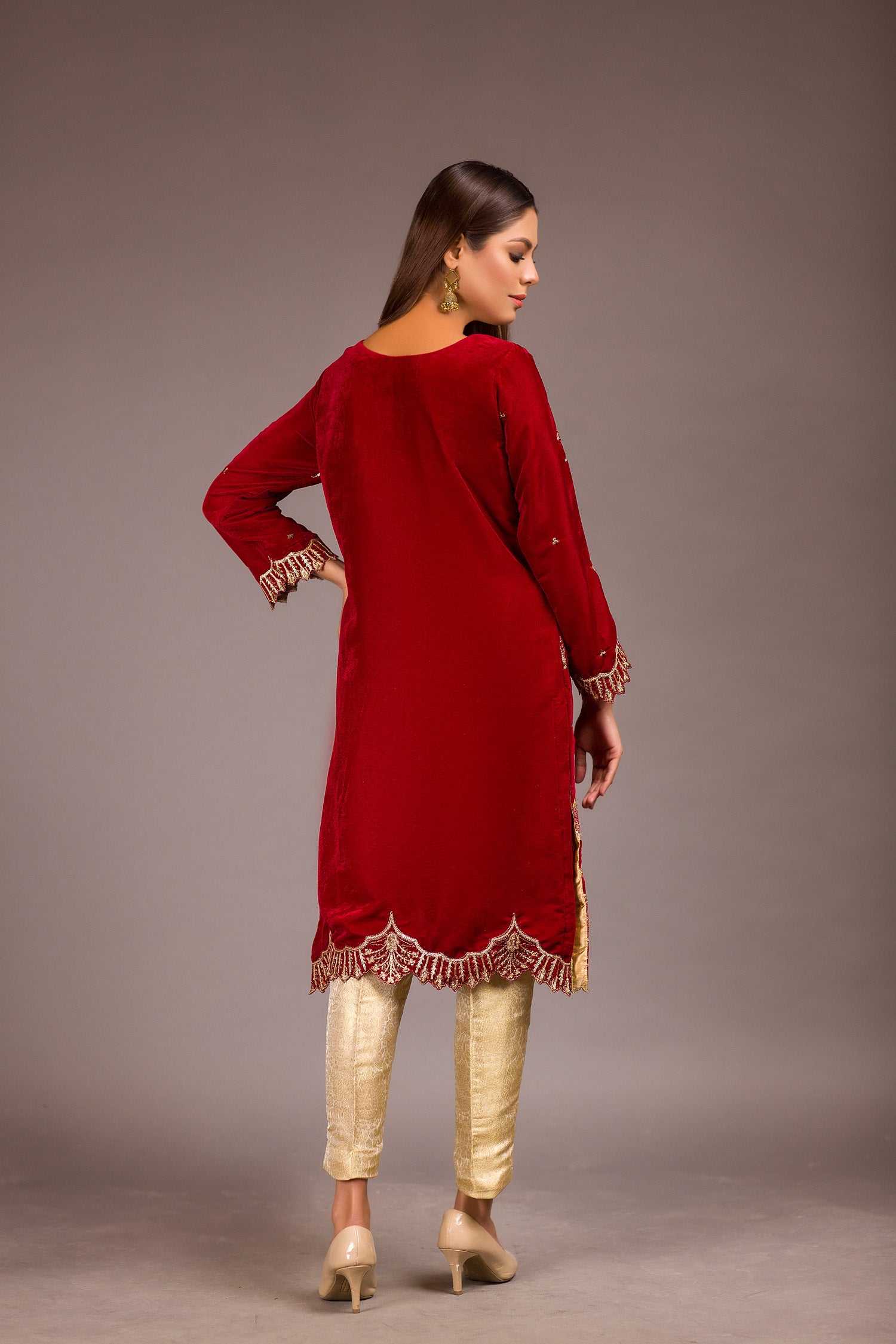 Swirt - Embroidered Velvet Unstitch Kurti