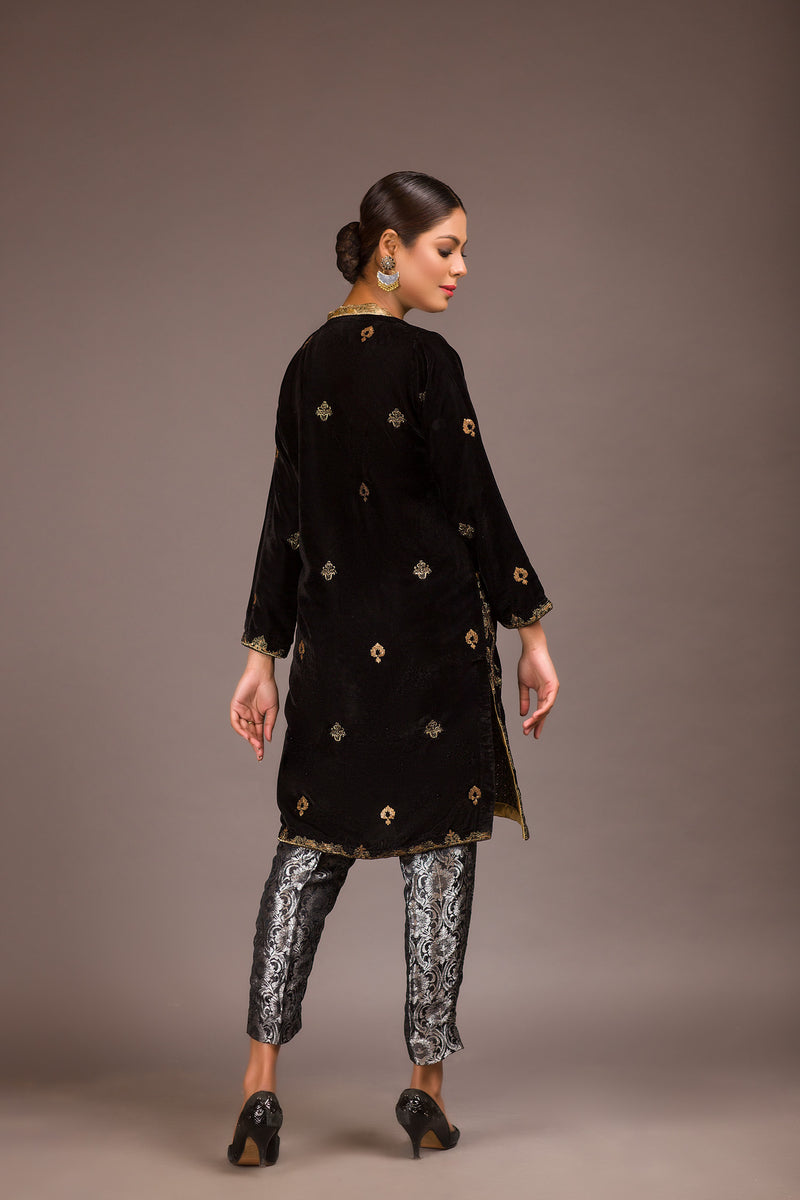 Goldlid - Embroidered Velvet Unstitch Kurti
